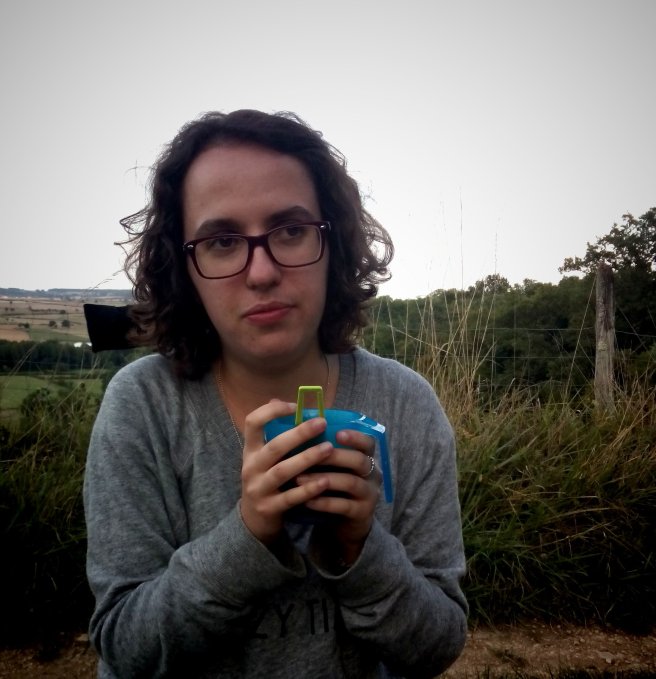 Zoé a l'air moyen convaincue